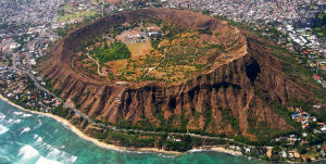 HAWAII - DIAMOND HEAD CRATER HIKE