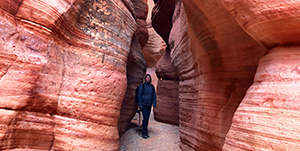 Peek a Boo Slot Canyon Tour